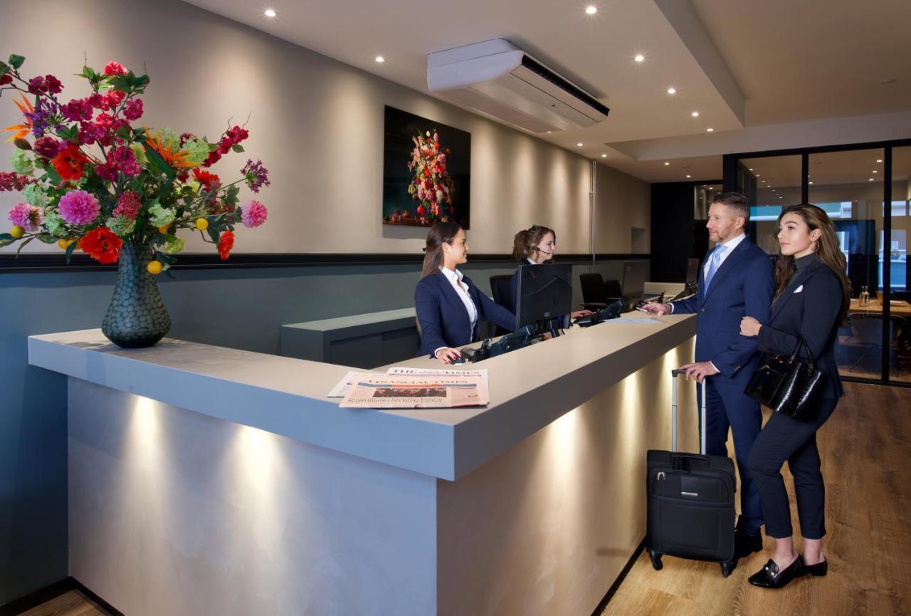 Brasss Hotel Suites Haarlem Esterno foto Reception at the hotel