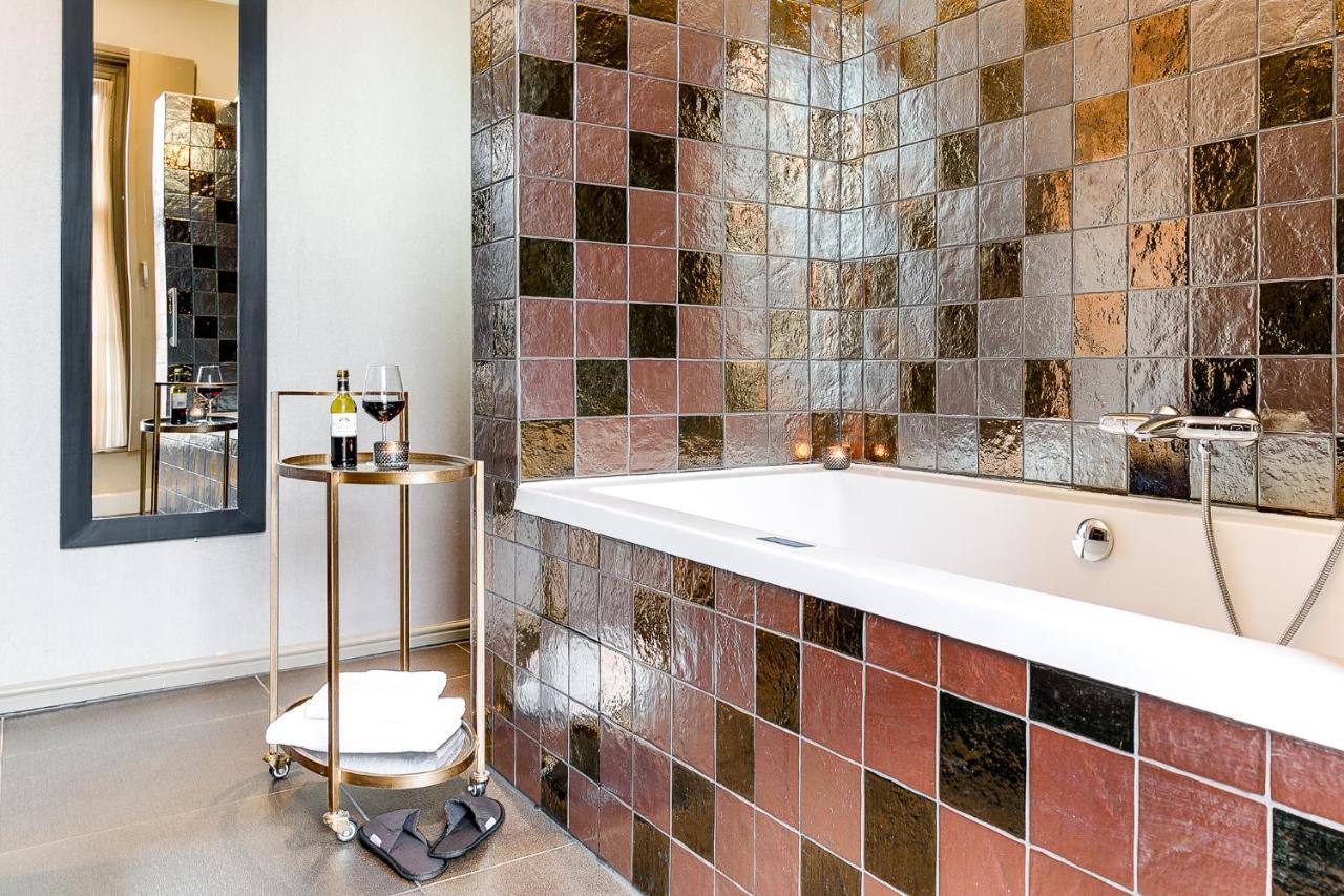 Brasss Hotel Suites Haarlem Esterno foto Bathroom